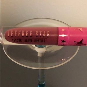 JEFFREE STARR Velour liquid lipstick